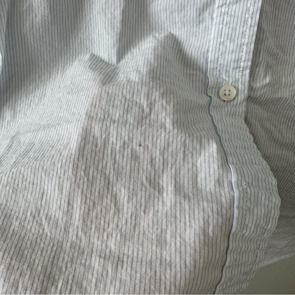 Who What Wear Gray & Light Blue Button Down Back Blouse Size Medium - Picture 11 of 14